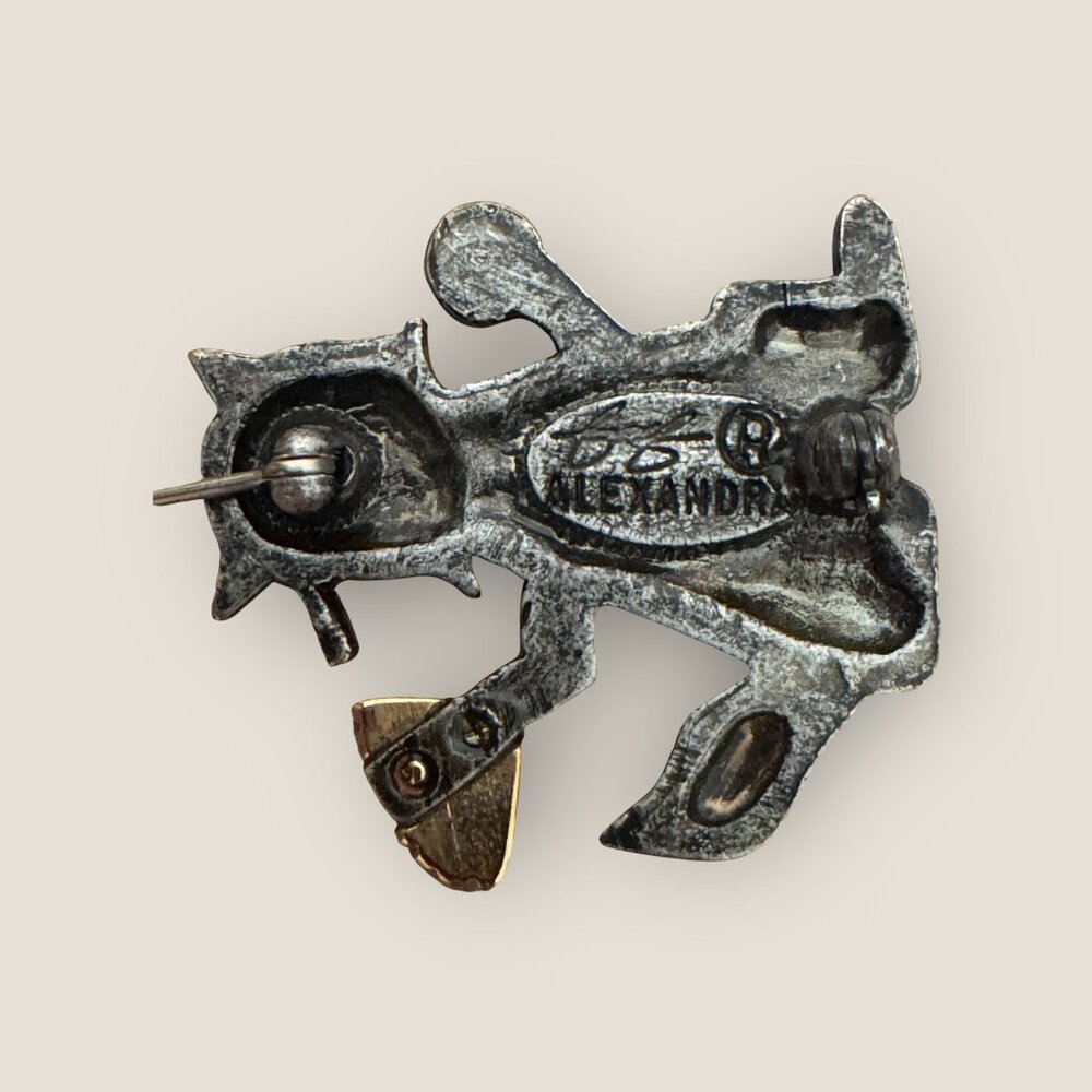 Alexandra Pewter Baseball Cat Brooch Pin w/‎ Gold Tone Glove Mitt Signed Vintage - Picture 3 of 3